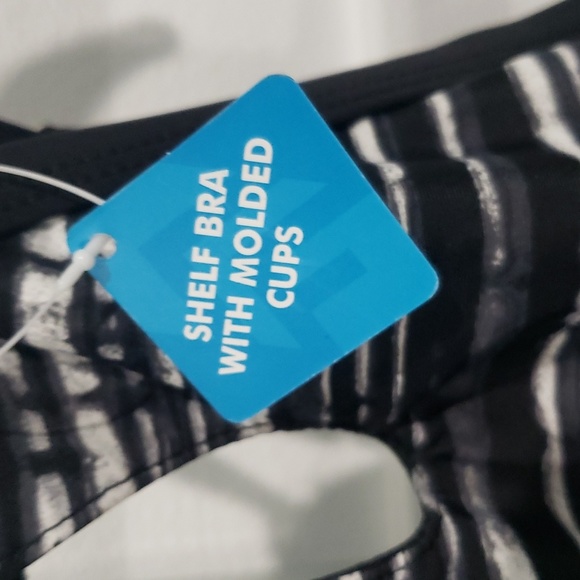 NWT HEATWAVE KEYHOLE HALTER SWIM‎ TOP SIZE SMALL - Picture 7 of 10